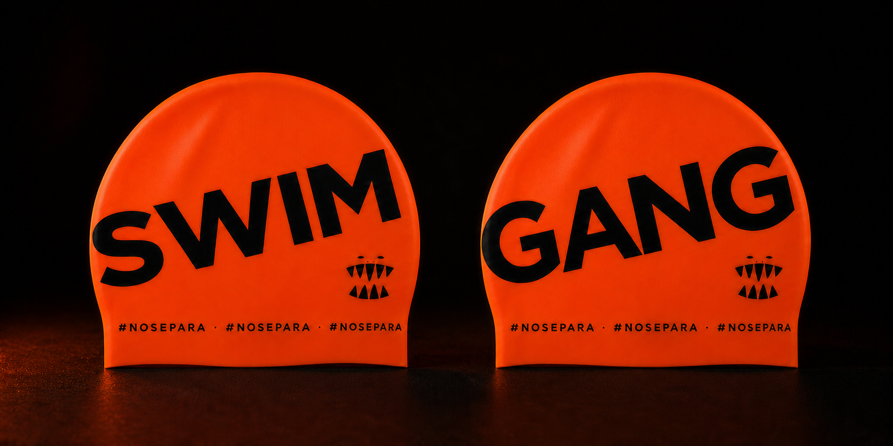 Gorro 02 RELAY de Swim Gang en naranja con gráfica SWIM GANG